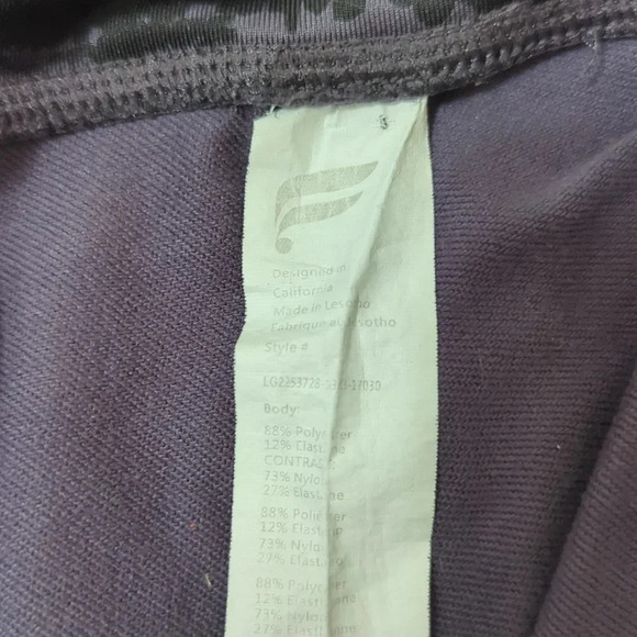 Fabletics Therma-Flex High-Waisted Pocket Legging, Color Pewter Tigress Size S - Picture 14 of 15